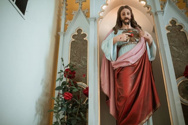 Colourful statue of Jesus in a church